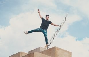 Cómo se debe transportar una escalera