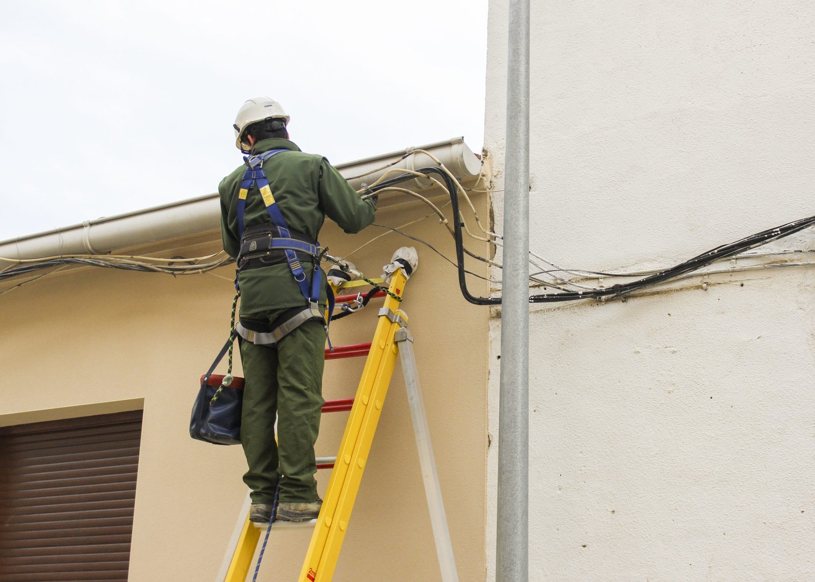 Empresas de electricidad, ¡necesitáis tener esta escalera!