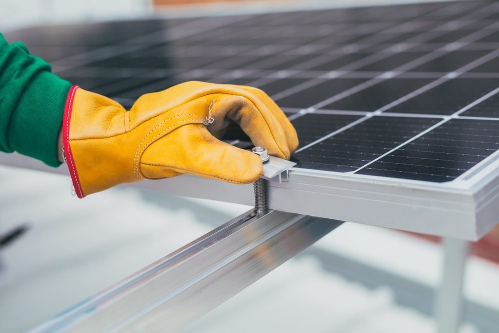 Las escaleras de fibra de vidrio: 10 beneficios para trabajos eléctricos o telefónicos