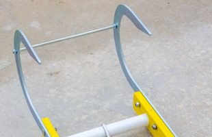 Escalera de asalto con ganchos