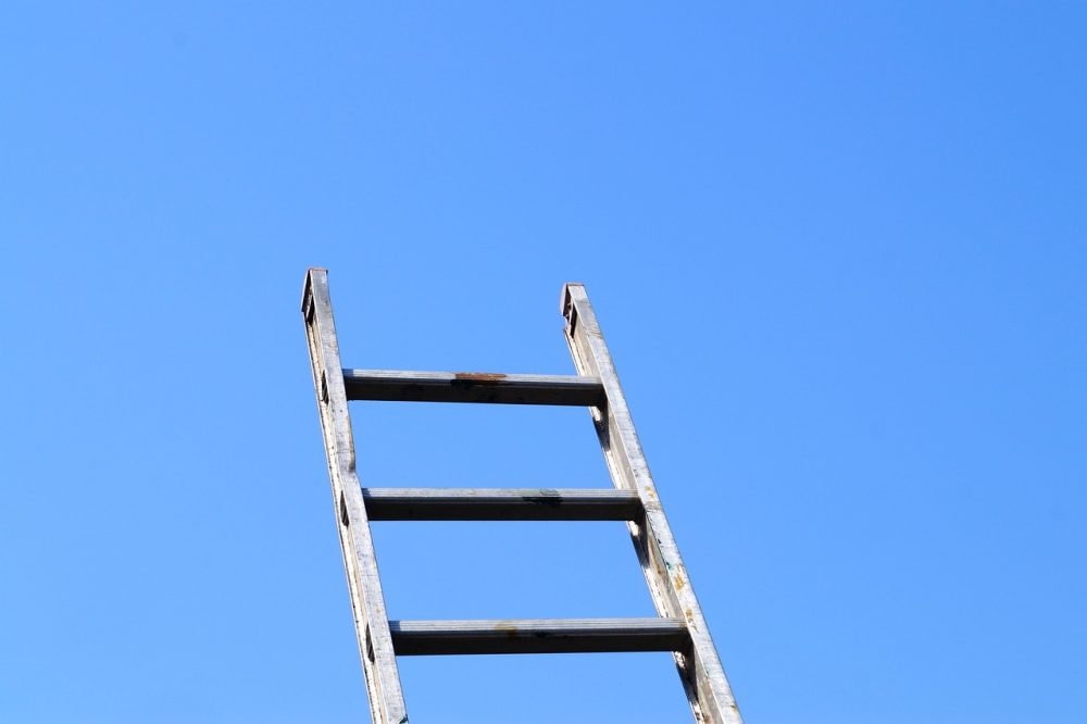 Escaleras todoterreno: diseñadas para desafíos en ambientes exigentes