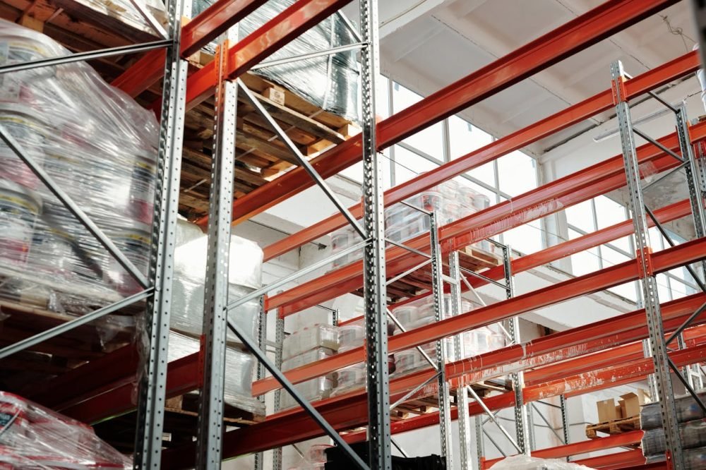 Escaleras de almacén, una ayuda para tu trabajo