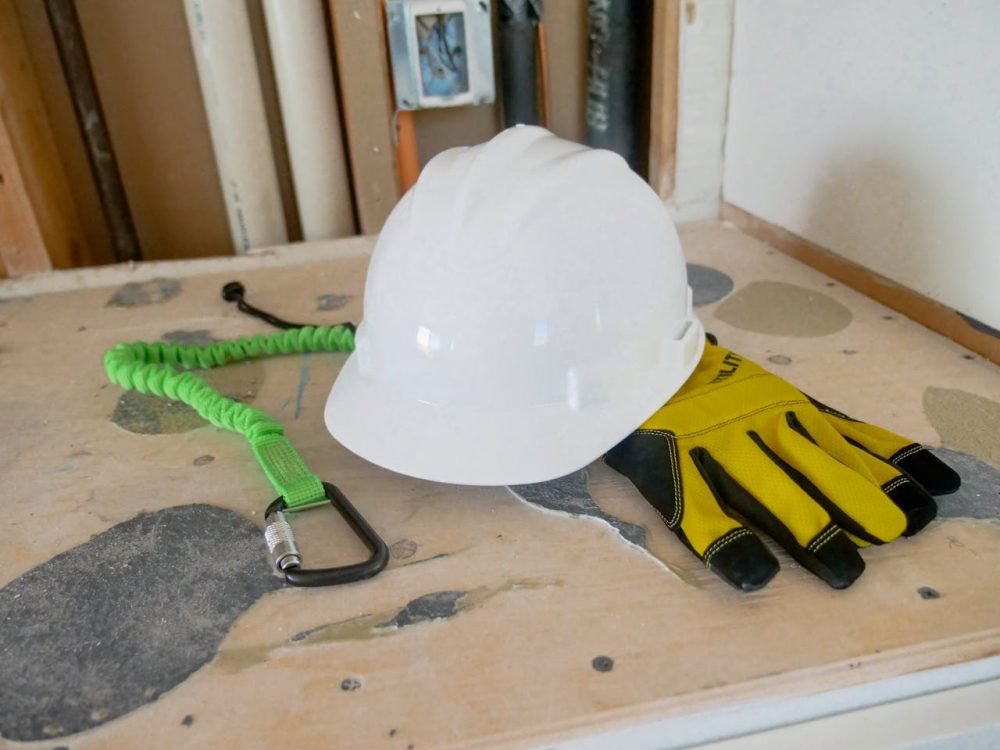Protege tu equipo y tu bolsillo: Guía completa para elegir los EPI adecuados para trabajos en altura