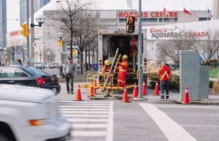 Tu Checklist de seguridad definitivo para trabajos en altura: Errores comunes a evitar