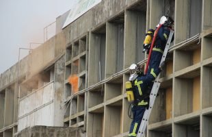 Todo lo que debes saber sobre escaleras telescópicas