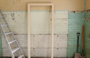 Checklist de seguridad antes de subir a una escalera: guía para tener en cuenta