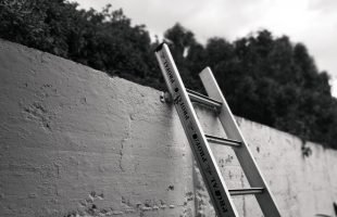 Escaleras ideales para la limpieza de canalones y tejados
