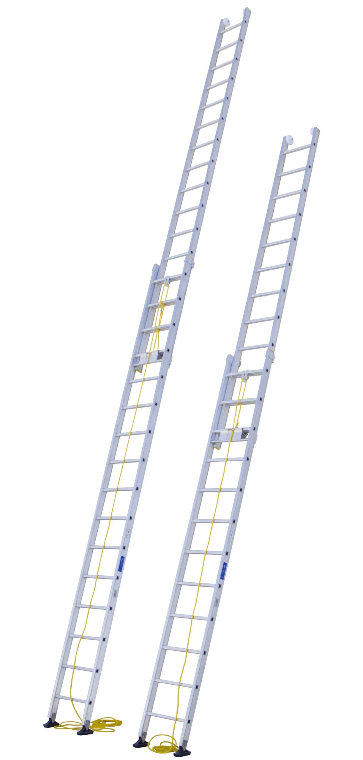 Escalera de bomberos de dos tramos extensible mediante cuerda, apoyada en una fachada.